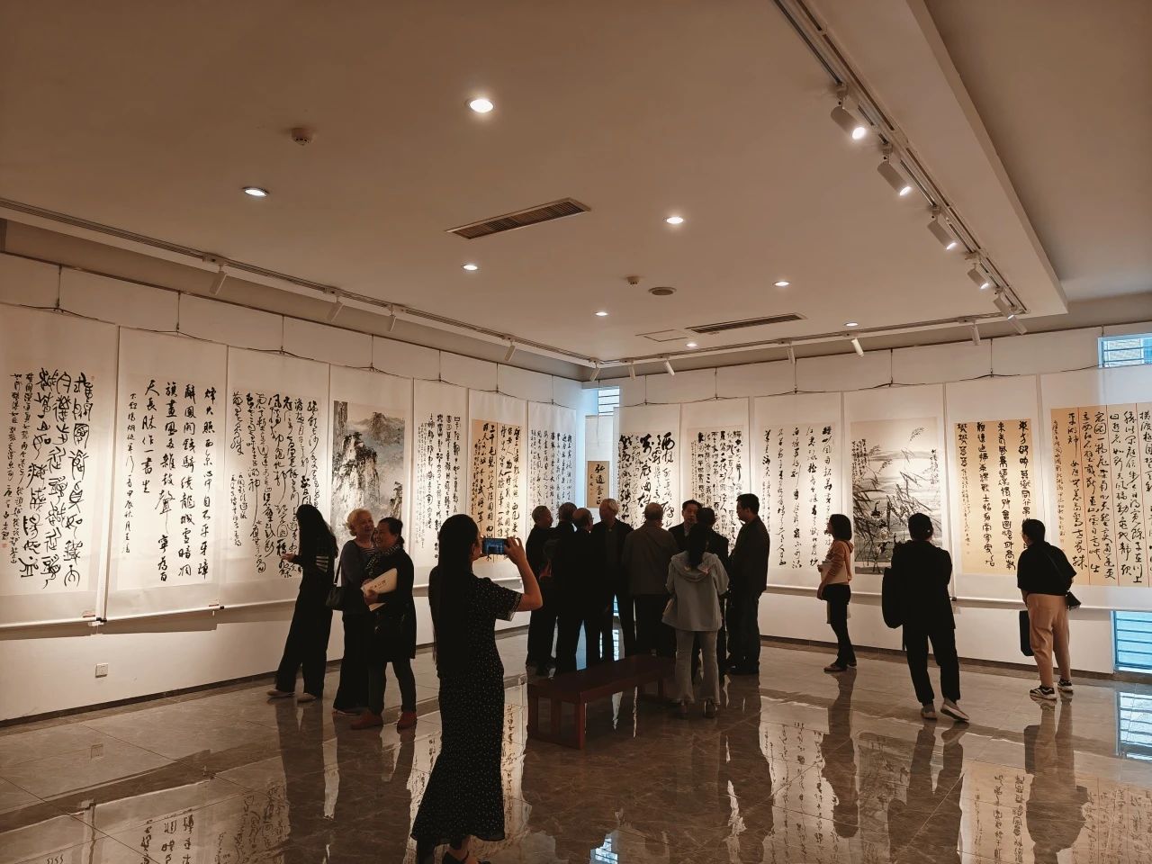 中南民大美术馆“不朽的丰碑”书画展部分作品